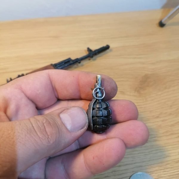 functional hand grenade -13/$50 - Image 3